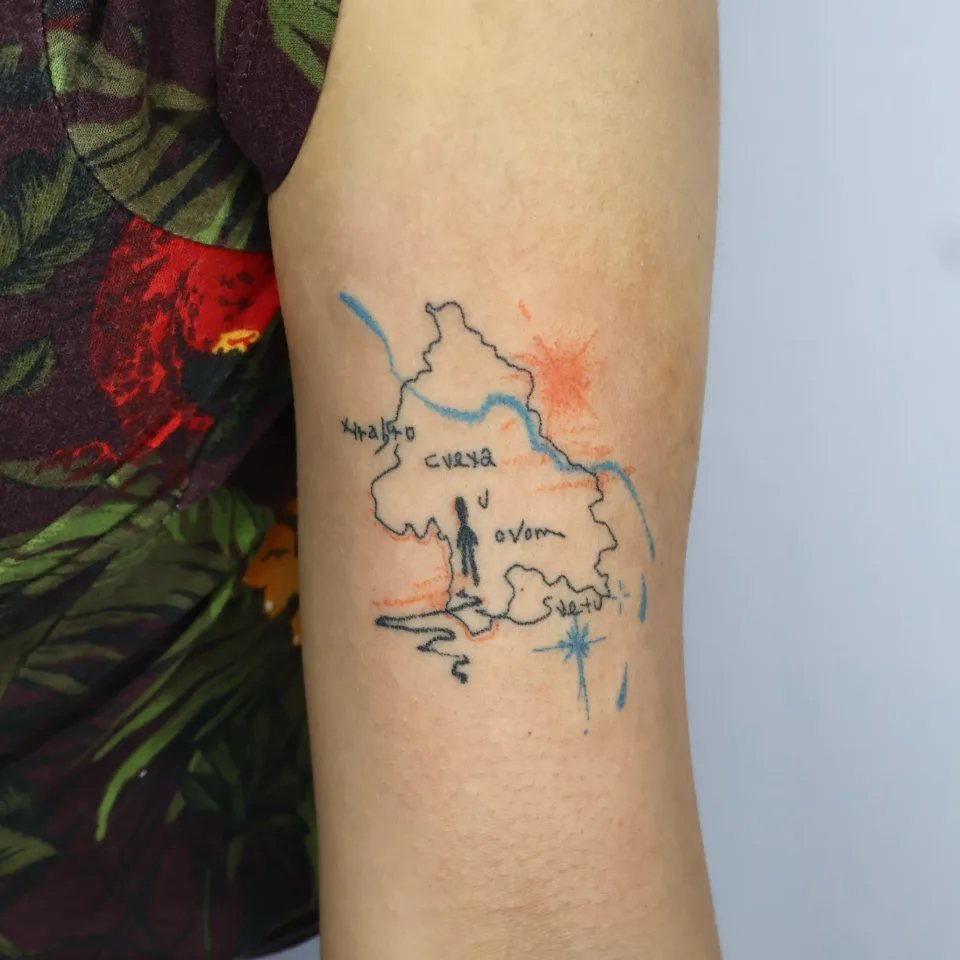 연재타투가 공개한 타투 작업 사진 — *핸드포크handpoke*