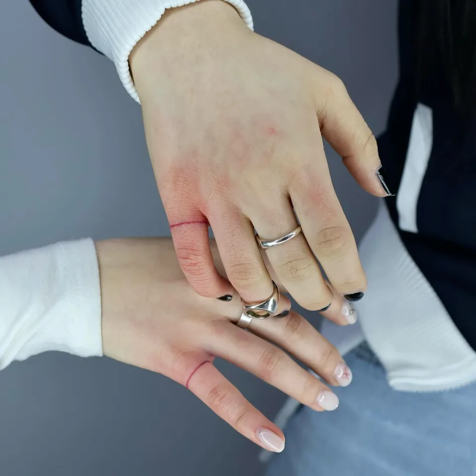 연재타투가 공개한 타투 작업 사진 — *핸드포크handpoke*