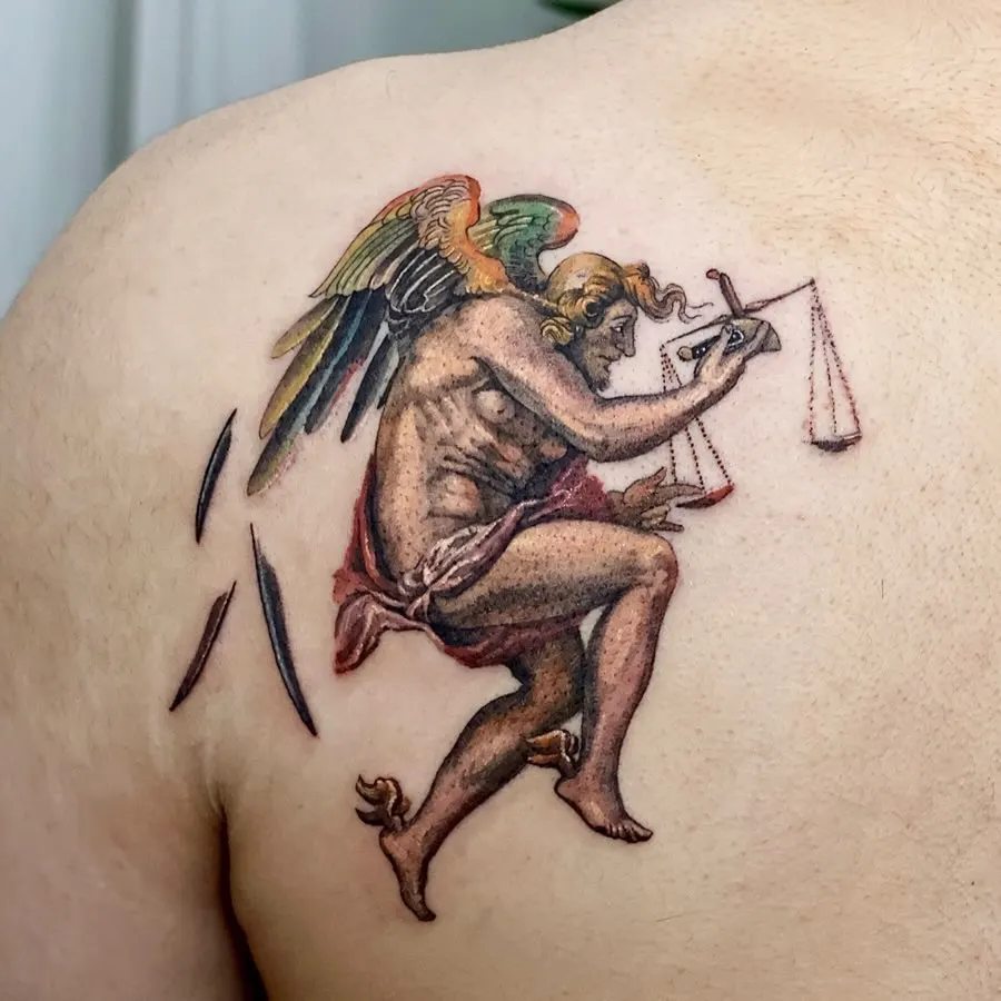 연재타투가 공개한 타투 작업 사진 — 카이로스 Kairos