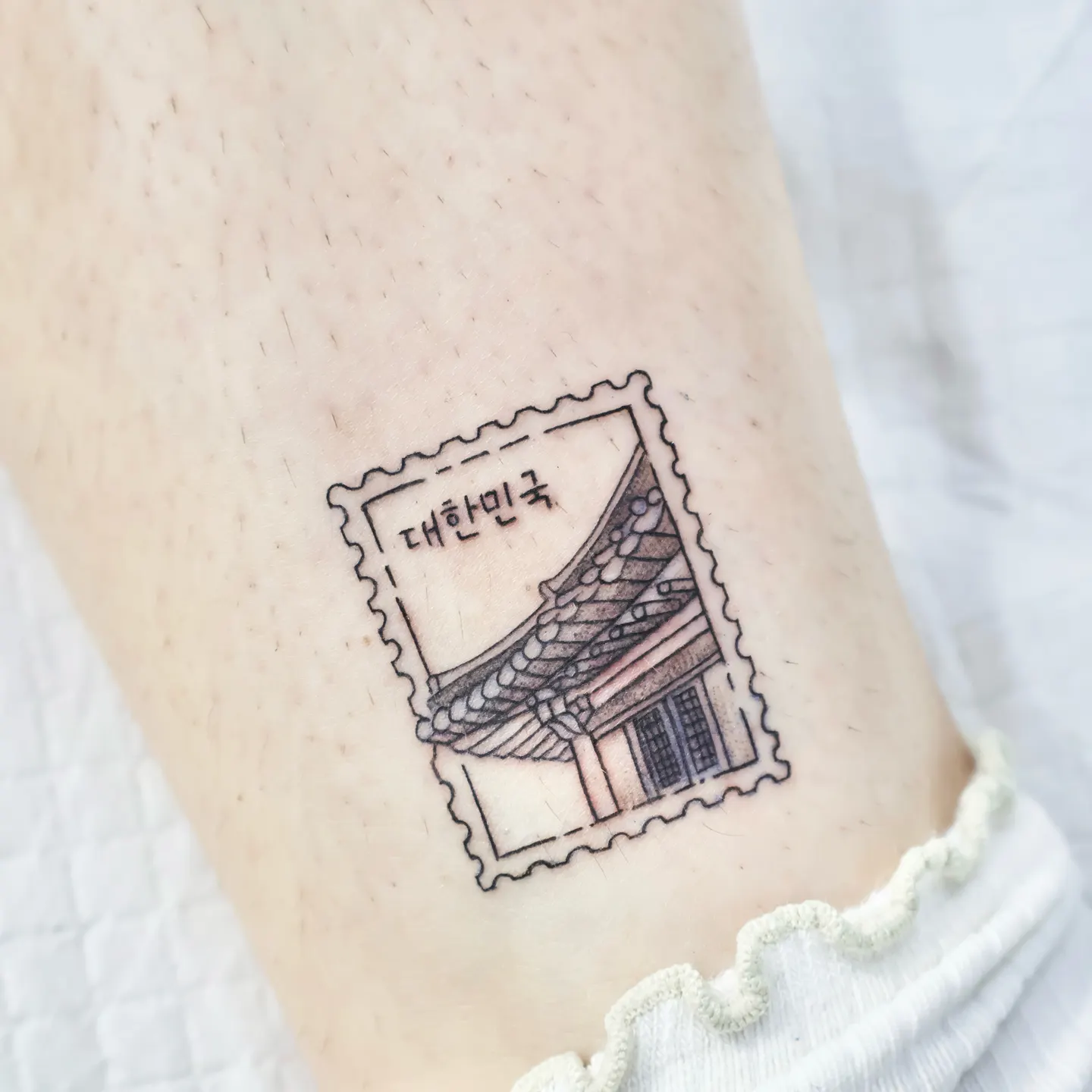 한국 여행을 담은 우표 타투 — Yeonjae Tattoo