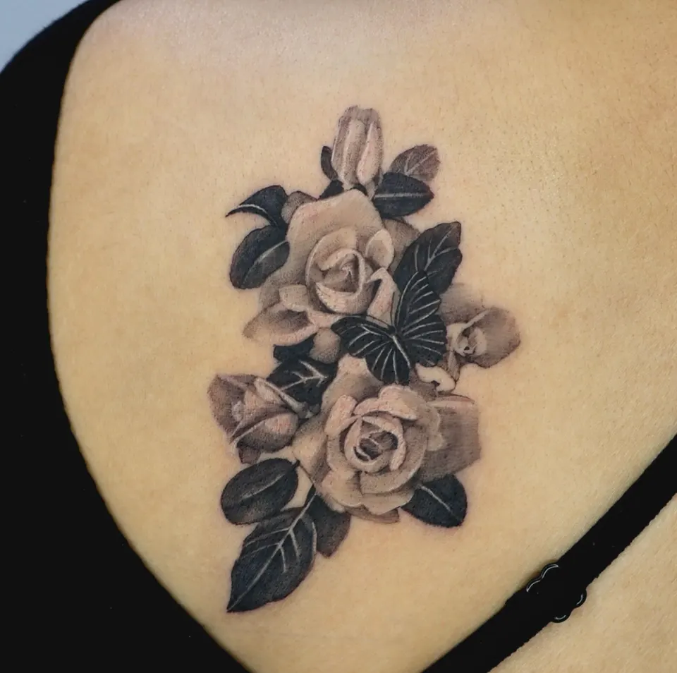 장미와 나비 — Yeonjae Tattoo